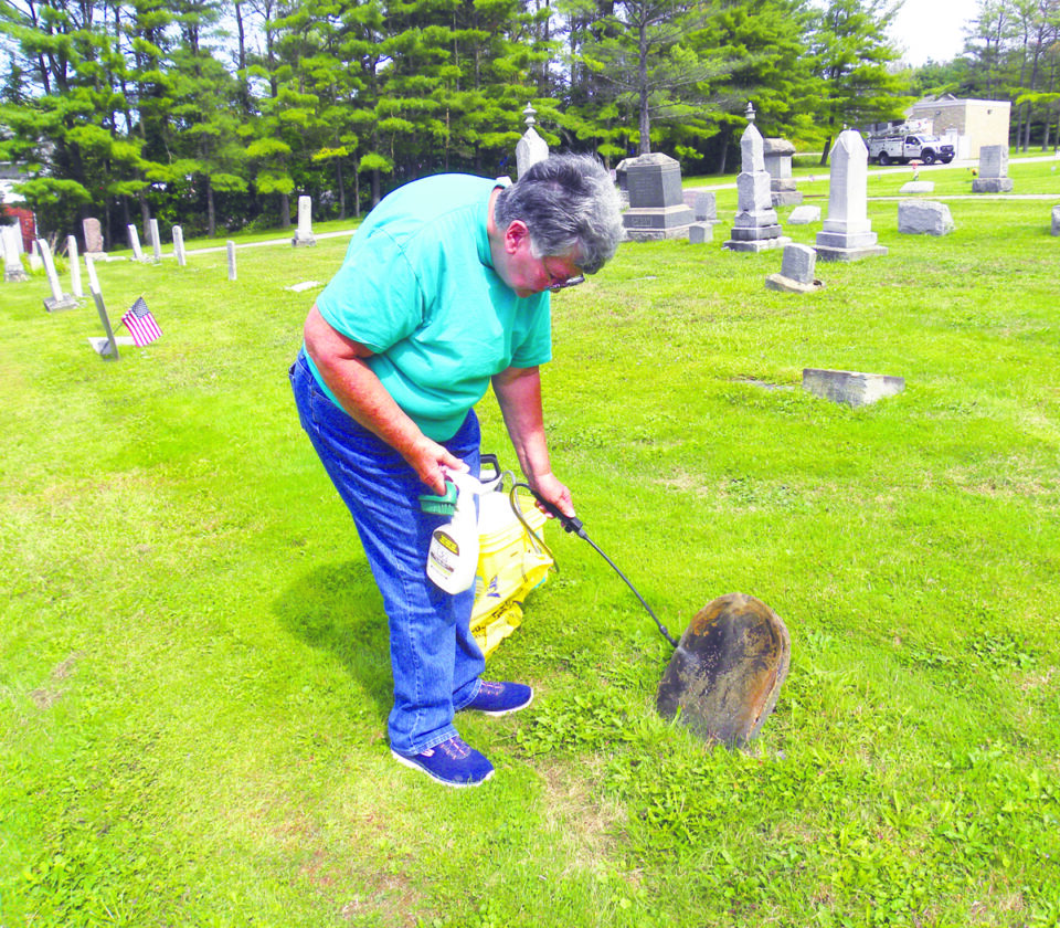 Goshen woman makes clean sweep of gravestones to honor veterans News